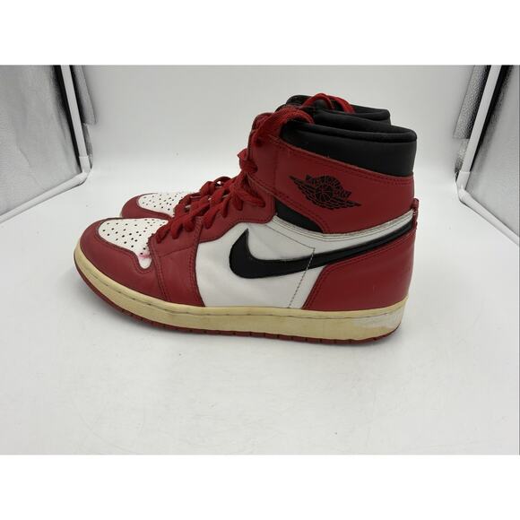 Size 10.5 - Jordan 1 Retro High Chicago 1994 - Picture 2 of 8